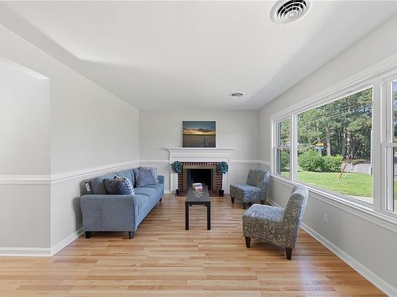 3rd image of 3 Marcella Rd