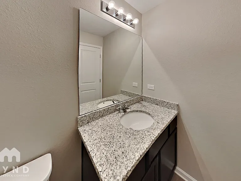 752 Henley Ct — Photo 12