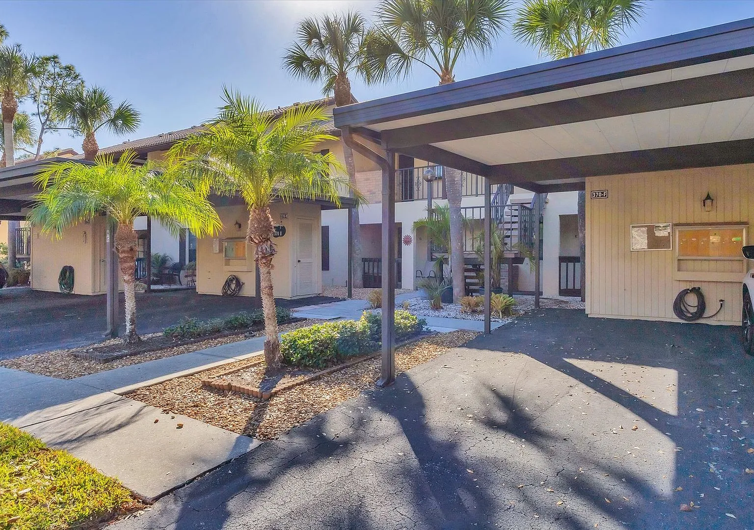 Beautiful Condo in Mission Lakes! — Photo 1