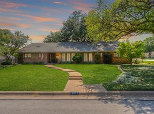 3812 Summercrest Dr, Fort Worth, TX 76109