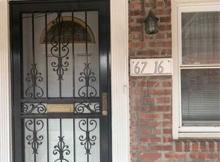 6716 Selfridge St, Flushing, NY 11375