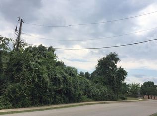 1300 N Dooley St, Grapevine, TX 76051