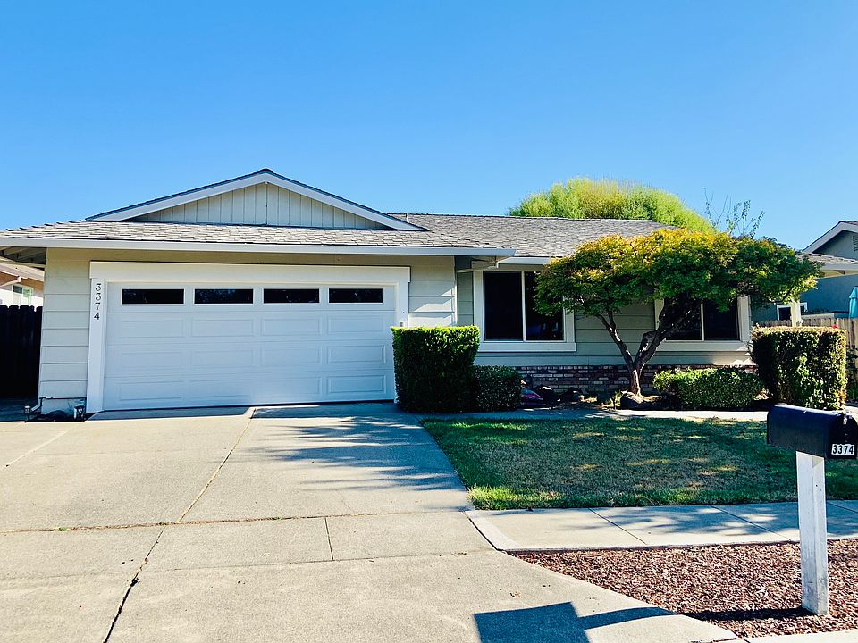 1st image of 3374 Twin Oaks Dr