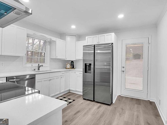 5th image of 3387 Forest Hill Rd