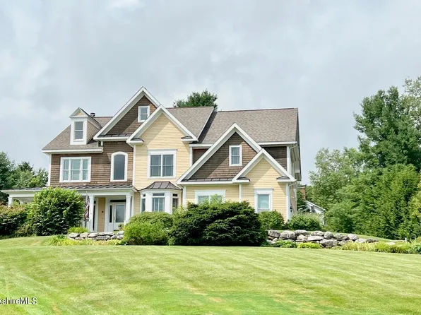 8 Melville Ct, Lenox, MA 01240