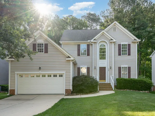 129 Longbridge Dr, Cary, NC 27518
