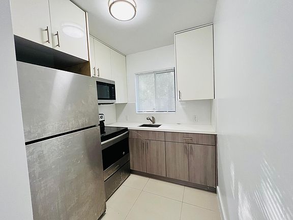 4th image of 12842 NE 6th Ave #5