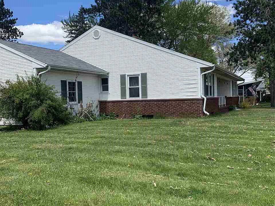 2nd image of 615 9th St