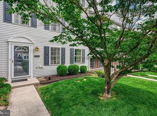 272 Point Cir, York, PA 17406