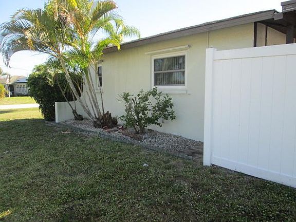 4th image of 256 SW 37th Ln