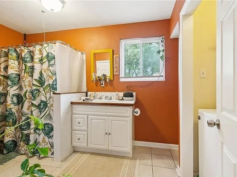 1735 Feliciana St — Photo 22