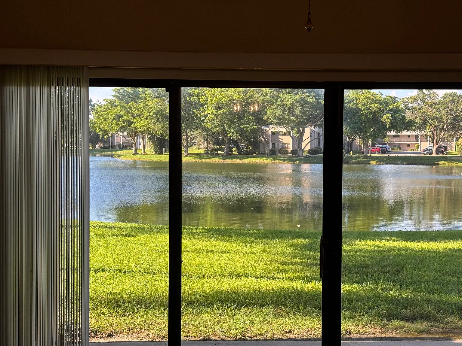 3 bed, 2.5 bath, 1819 sqft, $2,950 — Photo 2