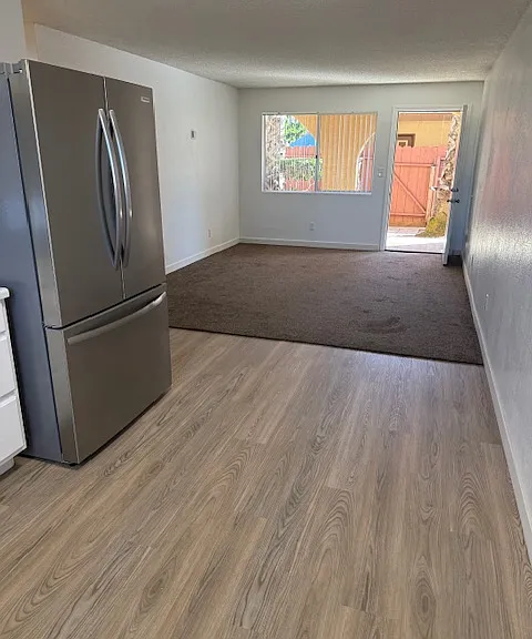 364 7th St #B — Photo 3