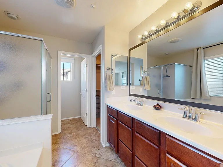 3272 E Meadowview Dr — Photo 22