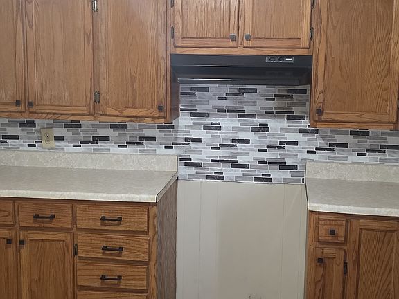 2nd image of 1397 E Central
