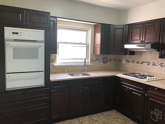3rd image of 598 E 81st St #2