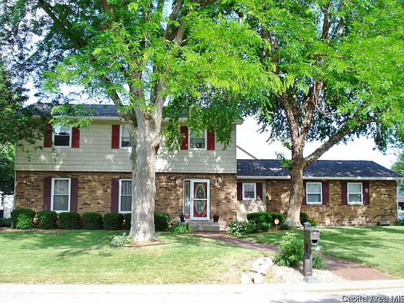 2nd image of 1053 Woodbine Cir W