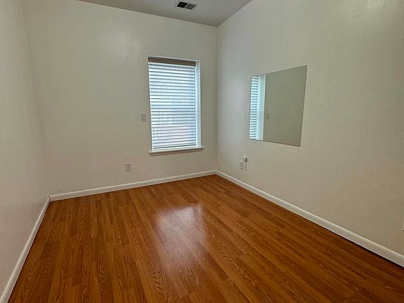 3rd image of 952 Broadway #3