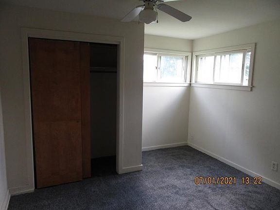 5th image of 224 W 4th St