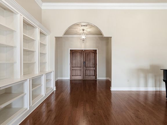 5th image of 4 Robins Ridge Rd