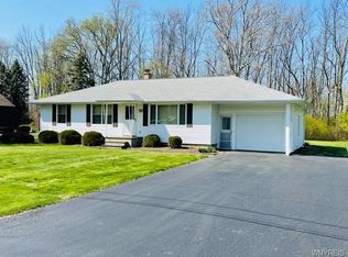 2947 Lemke Dr, North Tonawanda, NY 14120