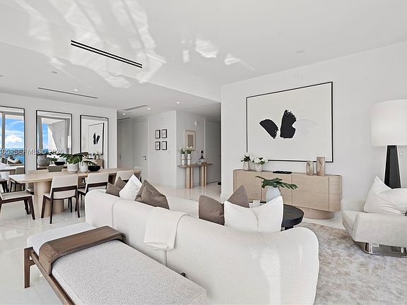 4th image of 300 Biscayne Boulevard Way Unit 3407