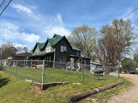 4th image of 906 Taylor St