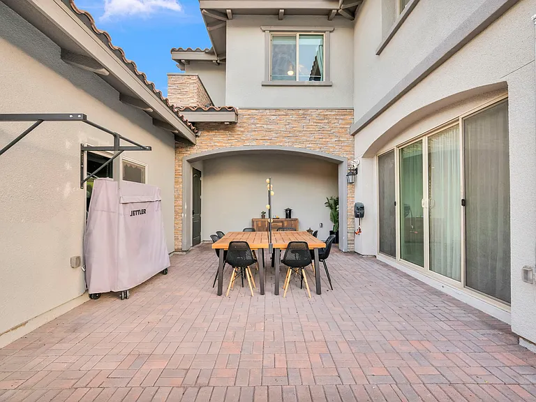 233 Castellari Dr — Photo 36