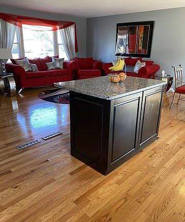 5th image of 443 N Pleasant Dr