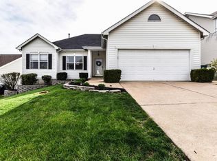 338 Summer Top Ln, Fenton, MO