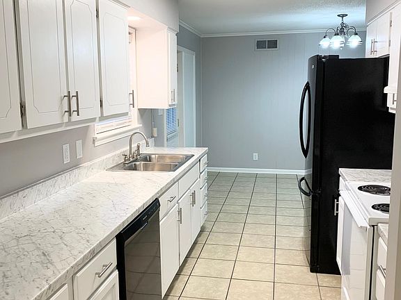 4th image of 8525 Booneville Dr