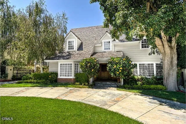 3935 Mary Ellen Ave — Photo 1