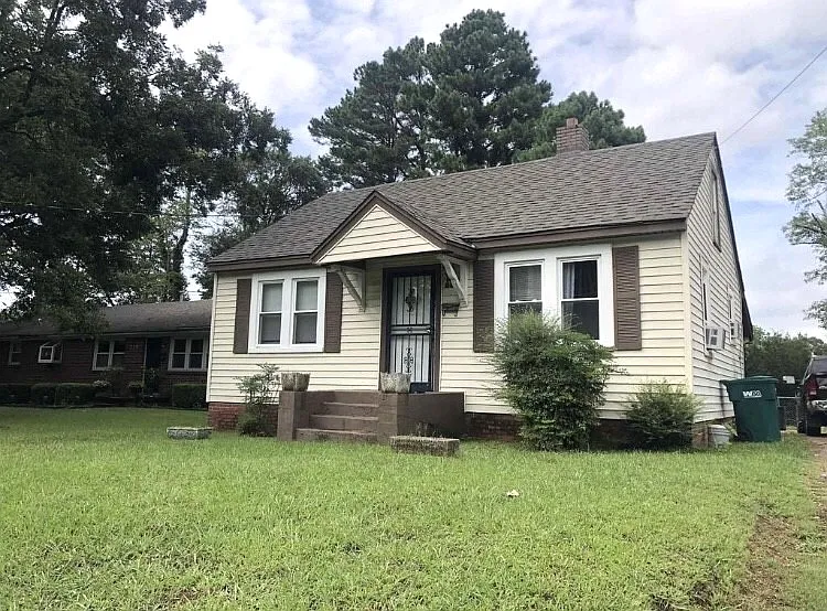 325 E Forest Ave — Photo 1