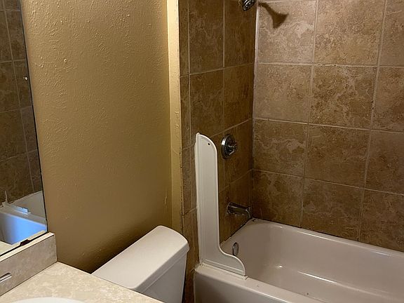 5th image of 901 Shorecrest Dr