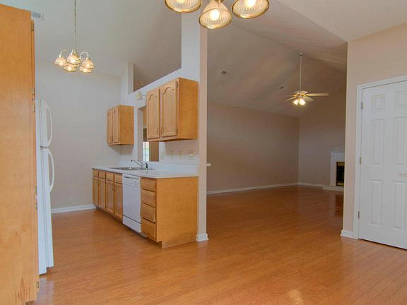 5th image of 2005 Misty Glen Ln