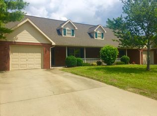 8 Canterbury Ct, Jasper, IN 47546