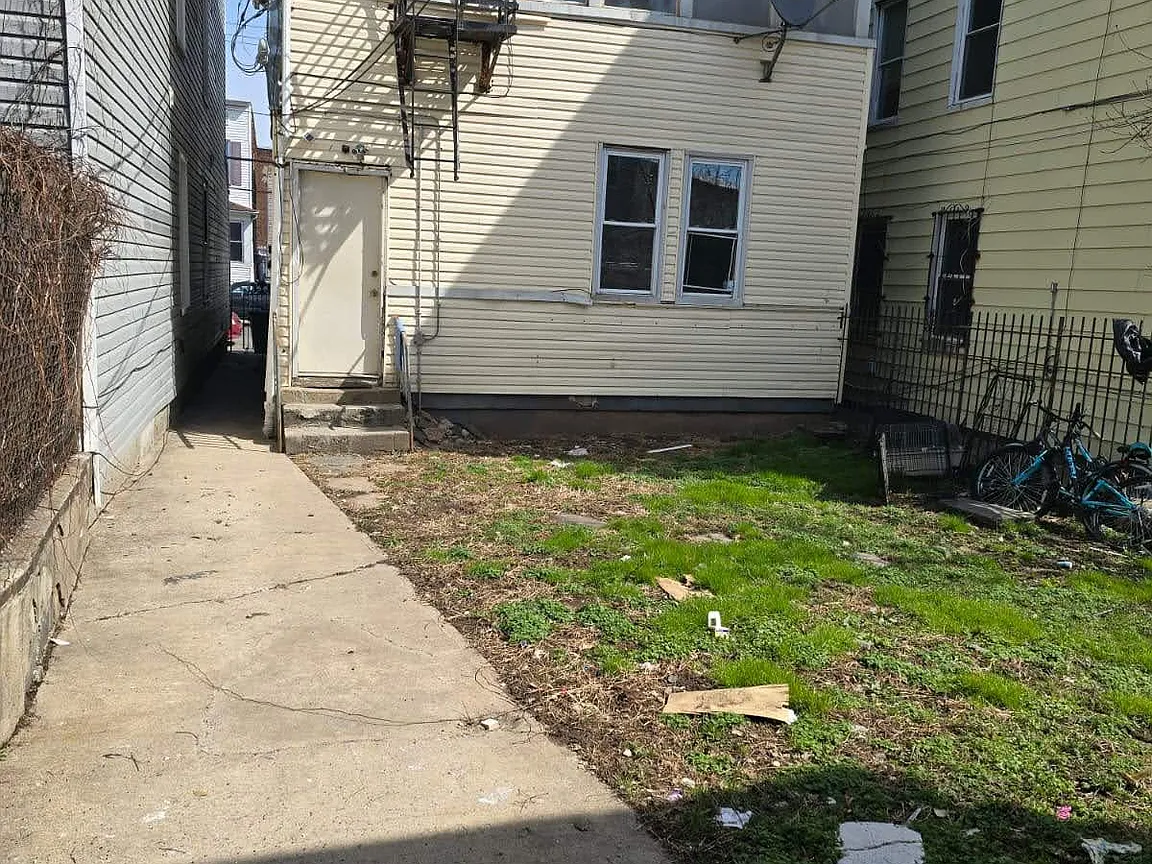 2 Bedrooms at 142 Inslee Pl #2R, Elizabeth NJ — photo 6