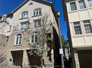 16 William Poole Way #16, Toronto, ON M2N7A7