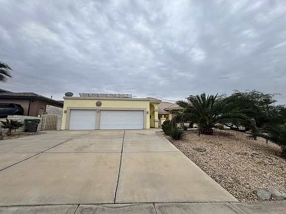 3rd image of 2184 E Emerald River Cir