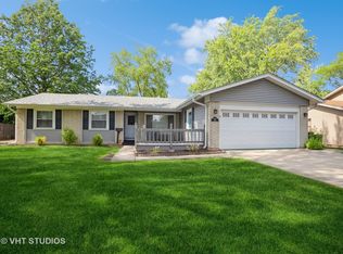 1368 Cumberland Cir W, Elk Grove Village, IL 60007