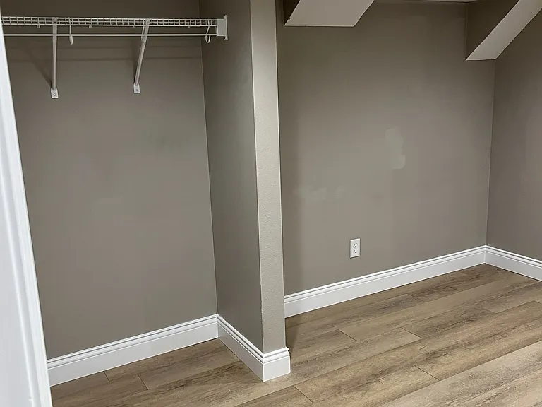 801 N Henderson Ave — Photo 14