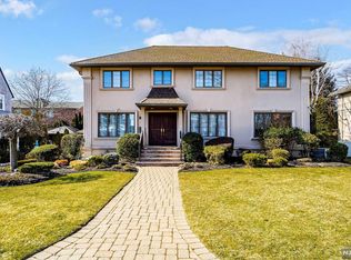 1099 Arcadian Way, Fort Lee, NJ 07024