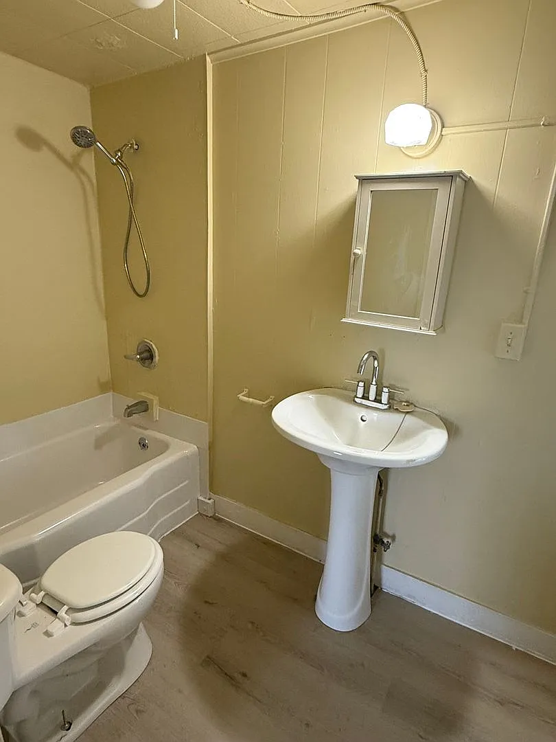 816 Voluntown Road — Photo 3