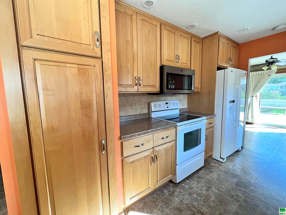 821 Angier Dr, Storm Lake, IA 50588 MLS 822461 Zillow