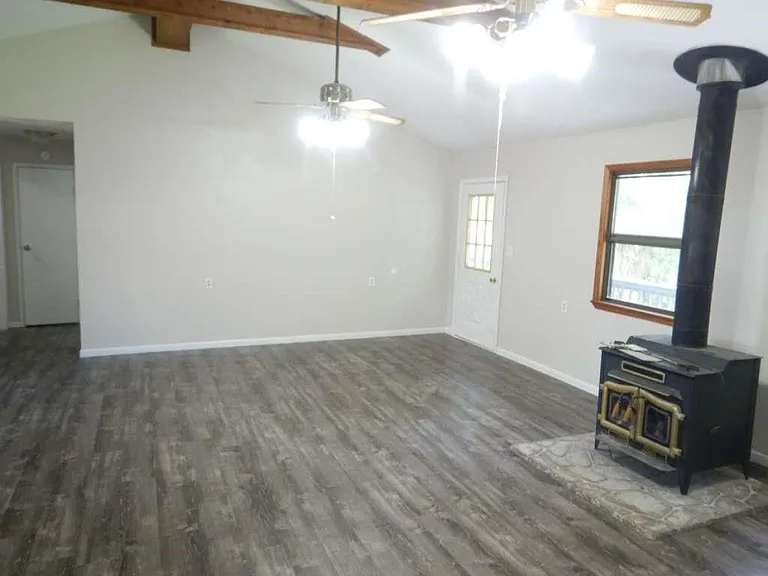 203 Ferguson Dr — Photo 7