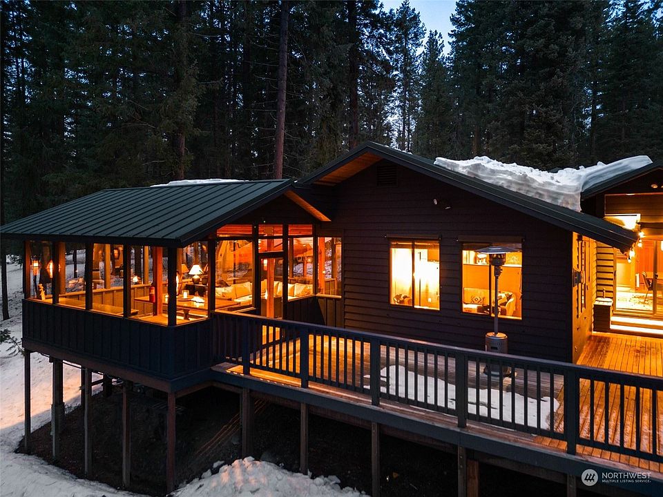 1st image of 2420 Salal Dr