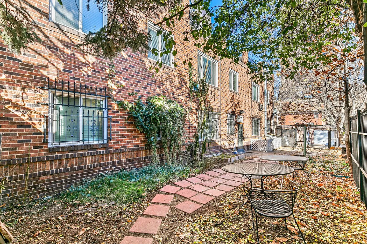 2 bed, 1.0 bath, $3,518 — Photo 2