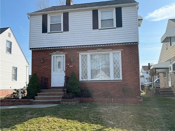 2nd image of 9015 Pinegrove Ave