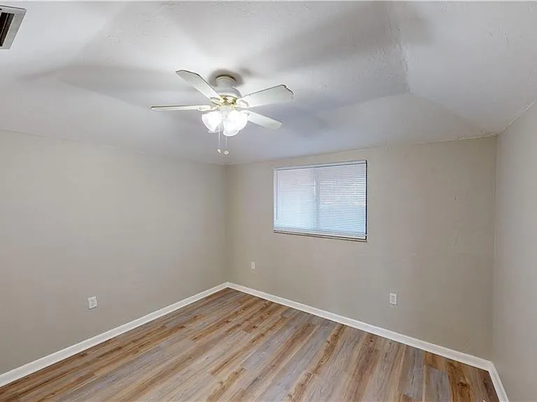 2231 E 5th St #106 — Photo 12