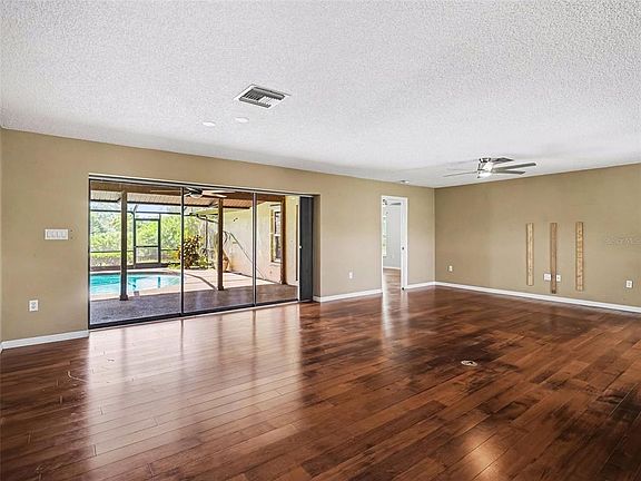 3rd image of 4375 SEDLEY LANE